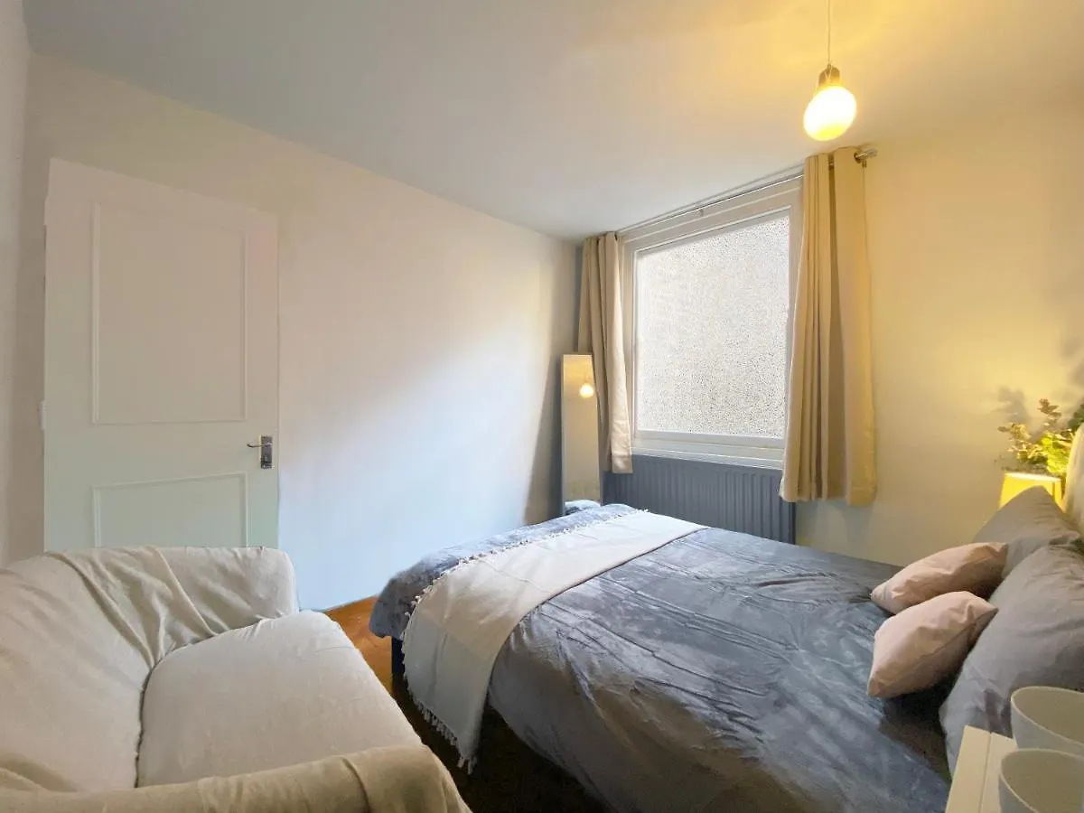 Tower Bridge And Spitalfields Accommodation London Guest house